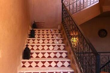 تختخواب و صبحانه Riad Dar Tiziri