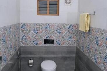 تختخواب و صبحانه Serene Stay