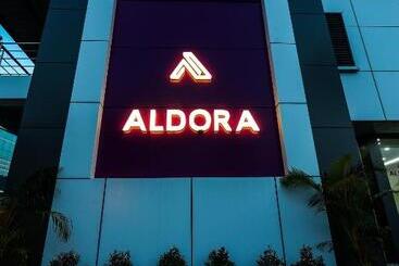 هتل Aldora Airport Residency