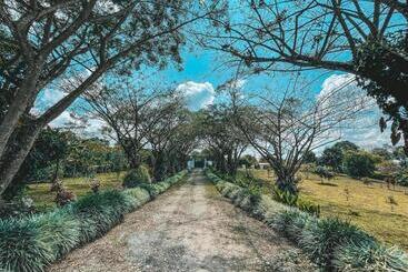 هتل Casona Montanesa Quindío Eje Cafetero