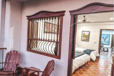هتل Casona Montanesa Quindío Eje Cafetero