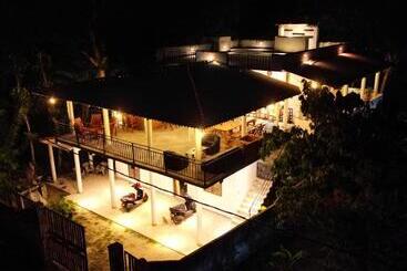 هتل Cozy Resort