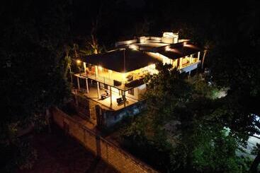 هتل Cozy Resort