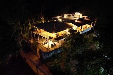 هتل Cozy Resort