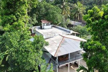 هتل Cozy Resort