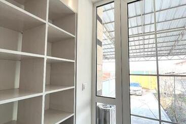 هتل کپسول Abs Guest House Osh