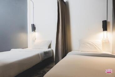 Отель Jai Bed And Cafe