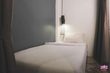 Отель Jai Bed And Cafe