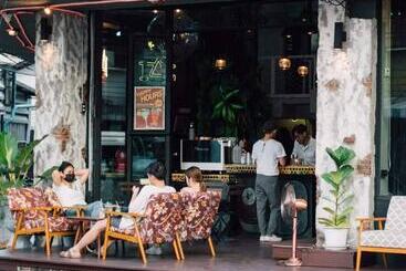 Отель Jai Bed And Cafe