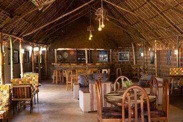 هتل Kilimanjaro Scenic Lodge