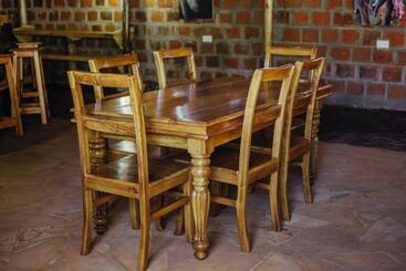 هتل Kilimanjaro Scenic Lodge