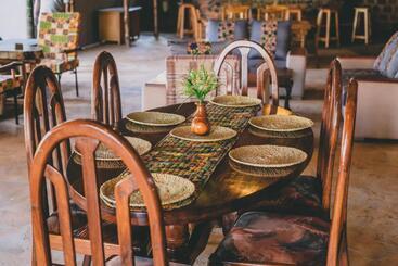 هتل Kilimanjaro Scenic Lodge