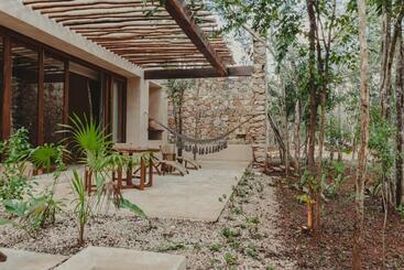 هتل Oriundo Luxury Nature Villas