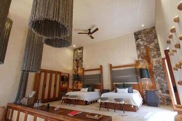 هتل Oriundo Luxury Nature Villas