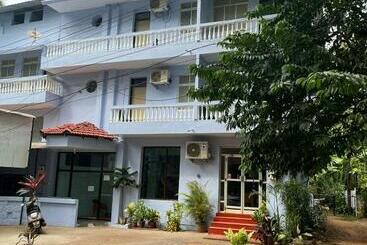 בית מלון כפרי Shangrila