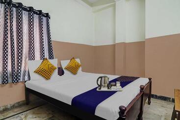 هتل Spot On Sri Sai Lohith Lodge Near Secunderabad Railway Station