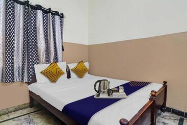 هتل Spot On Sri Sai Lohith Lodge Near Secunderabad Railway Station