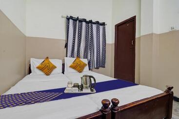 هتل Spot On Sri Sai Lohith Lodge Near Secunderabad Railway Station