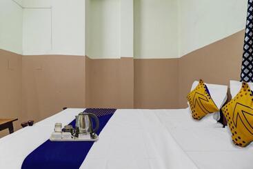 هتل Spot On Sri Sai Lohith Lodge Near Secunderabad Railway Station