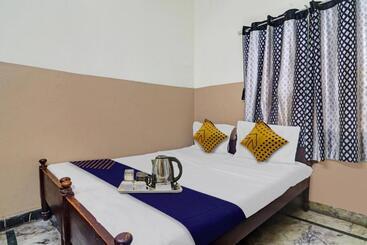 هتل Spot On Sri Sai Lohith Lodge Near Secunderabad Railway Station