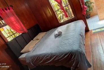 پانسیون Rumah Kayu Sulawesi Antique