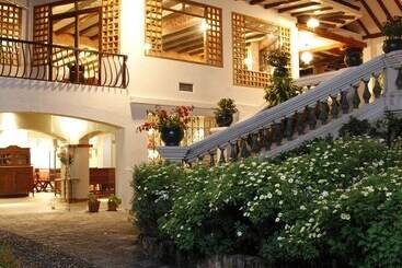 Uzhupud Garden Hotel & Lodge
