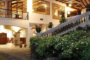 Uzhupud Garden Hotel & Lodge