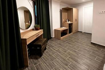 تختخواب و صبحانه Nayada Otel Spa