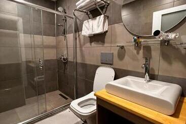 تختخواب و صبحانه Nayada Otel Spa
