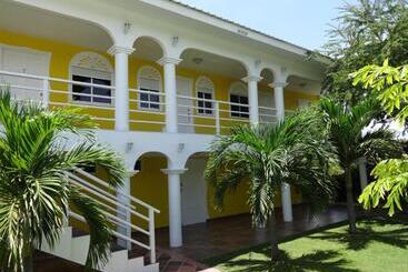 هتل Casa Amarilla Et Restaurant