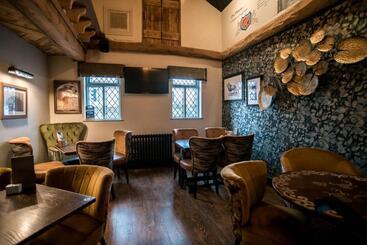 هتل Cat & Lion Country Pub And