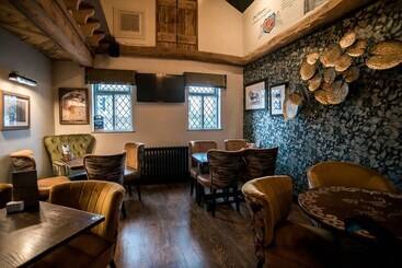 هتل Cat & Lion Country Pub And
