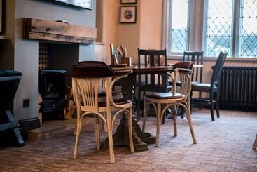 هتل Cat & Lion Country Pub And