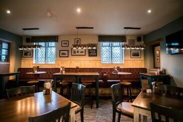 هتل Cat & Lion Country Pub And
