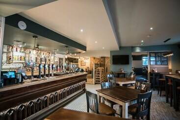 هتل Cat & Lion Country Pub And