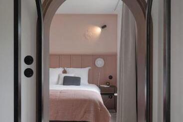 هتل Hôtel Le Prieuré