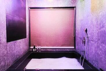 هتل Isola Luxury Farm Suites