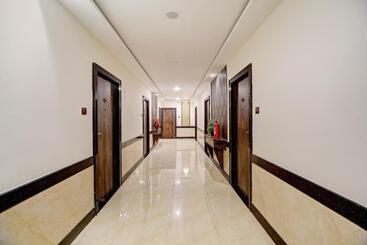 Super Hotel O Vijayawada Near Railway Station