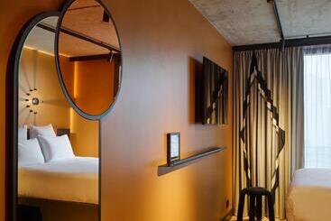 هتل Tribe Paris Saint Ouen