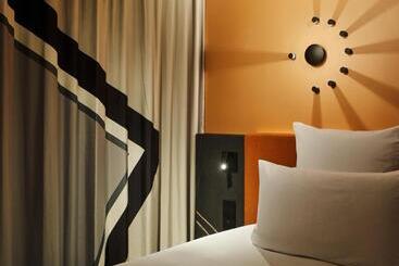 هتل Tribe Paris Saint Ouen