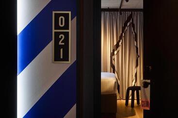 هتل Tribe Paris Saint Ouen