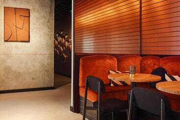 هتل Tribe Paris Saint Ouen