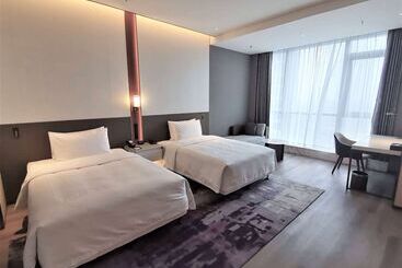 هتل La Quinta By Wyndham Shanxi Xiaohe Xincheng