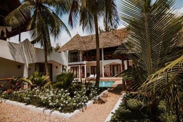La Playa Paradise Resort
