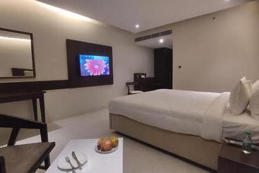 Mayur Belgaum Presidency Hotel & Spa   10 Kms From Belgaum Airport Ixg
