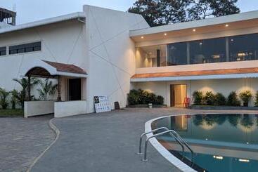 Mayur Belgaum Presidency Hotel & Spa   10 Kms From Belgaum Airport Ixg