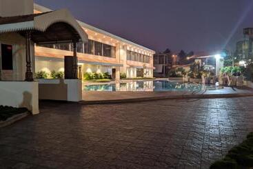 Mayur Belgaum Presidency Hotel & Spa   10 Kms From Belgaum Airport Ixg