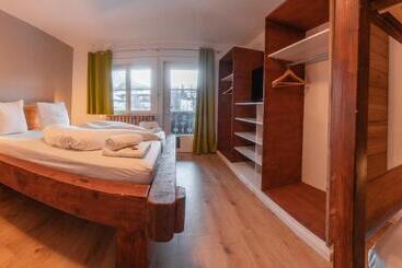 پانسیون Hostel   Ron`s Guesthouse