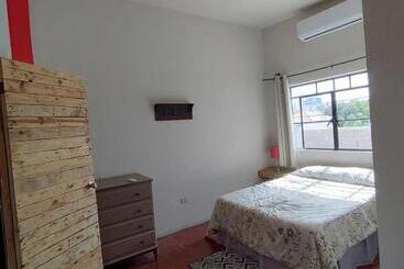 پانسیون Sunset Hostel   Centro