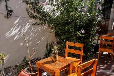 پانسیون Sunset Hostel   Centro